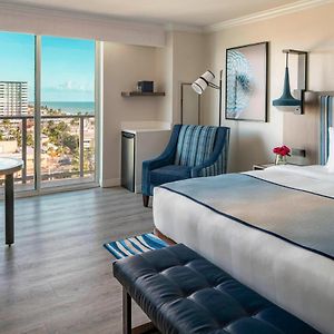 Guest room 1 King Partial ocean view Balcony